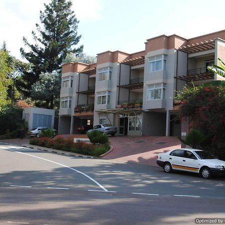 Room In Bb - Enjoy You Vacation Wail Staying In This Single Room Fit For 2 People Kigali Exterior photo