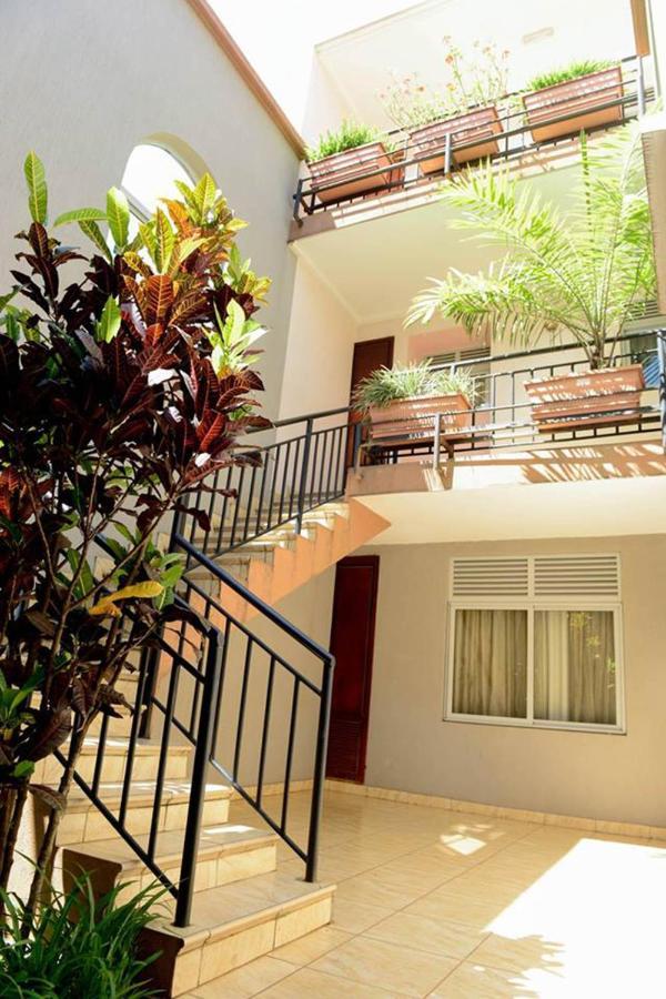 Room In Bb - Enjoy You Vacation Wail Staying In This Single Room Fit For 2 People Kigali Exterior photo
