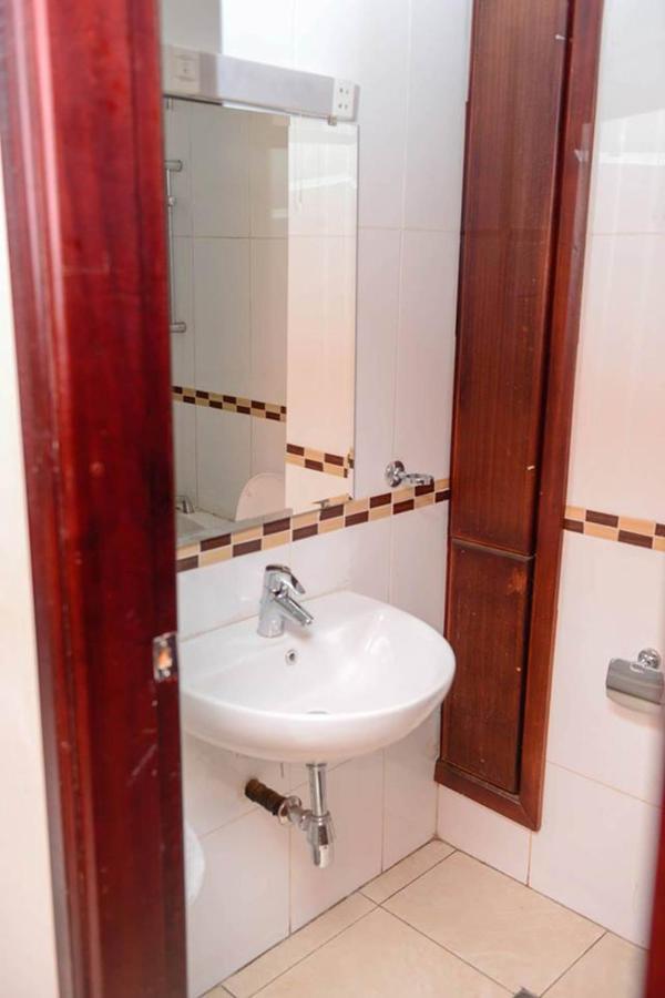 Room In Bb - Enjoy You Vacation Wail Staying In This Single Room Fit For 2 People Kigali Exterior photo